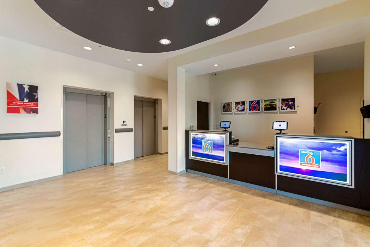 Motel 6 Austin Airport Экстерьер фото