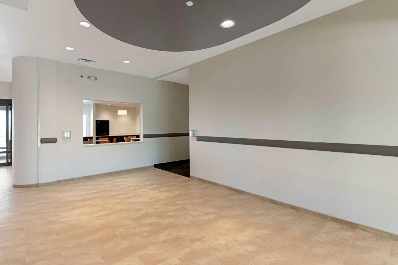 Motel 6 Austin Airport Экстерьер фото