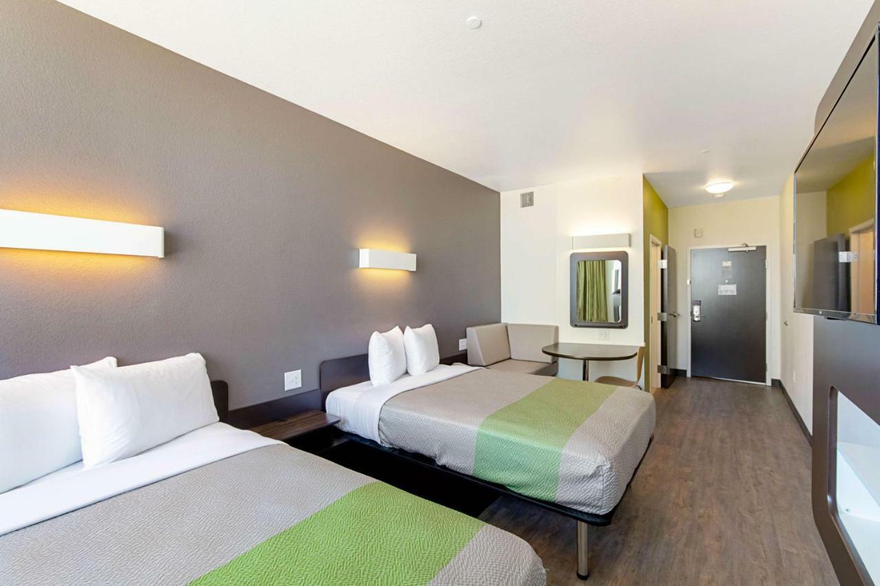 Motel 6 Austin Airport Экстерьер фото
