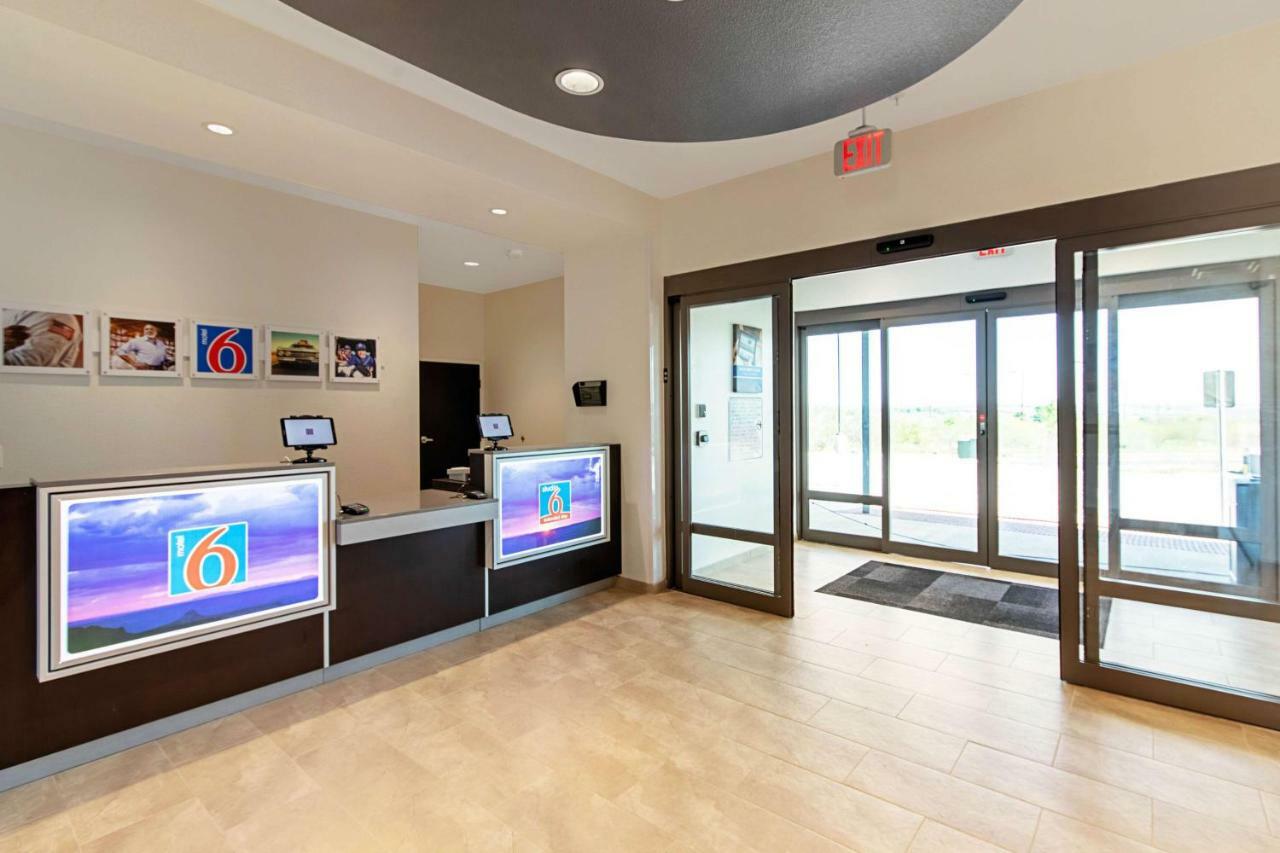 Motel 6 Austin Airport Экстерьер фото