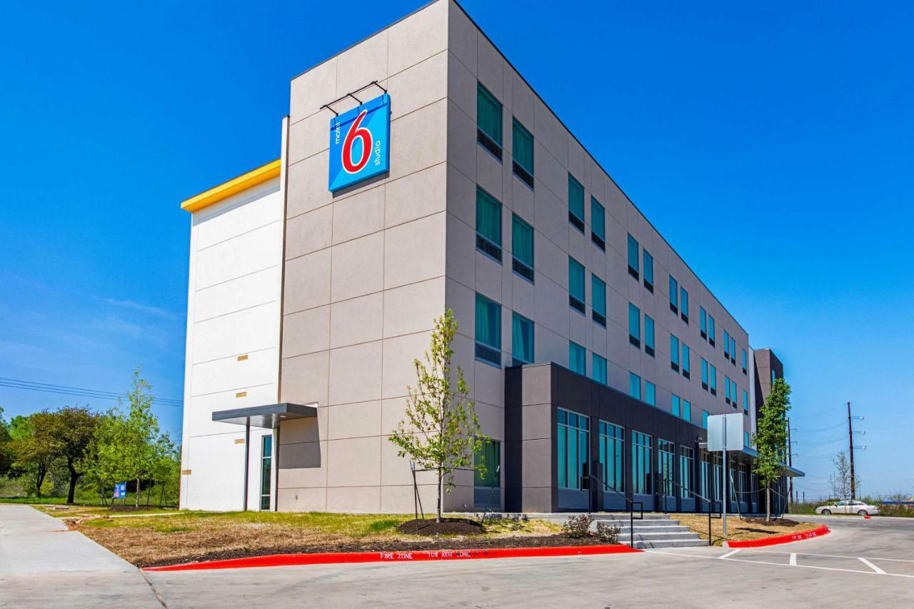 Motel 6 Austin Airport Экстерьер фото